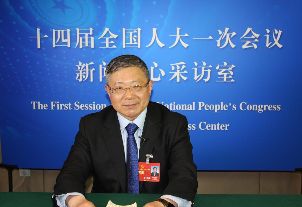 代表委員議政錄丨羅嗣海代表：讓畢業(yè)生的專(zhuān)業(yè)、就業(yè)的意向和經(jīng)濟社會(huì )發(fā)展需求有效匹配