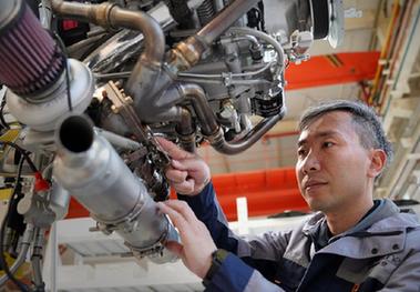 從航模到旋翼機，他讓夢(mèng)想“飛”進(jìn)現實(shí)