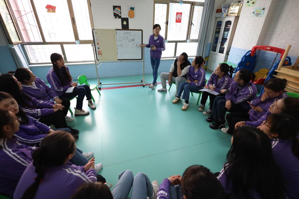 “付出不求回報”——與特教老師一起關(guān)愛(ài)孤獨癥兒童