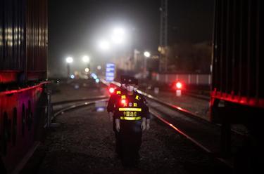 國道之行 從雪山奔向大海丨守護“風(fēng)口國門(mén)”的阿拉山口之“心”