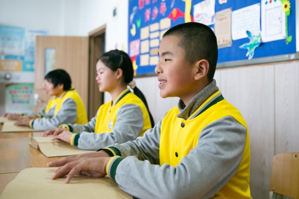 新華全媒+丨四季中國——觸摸春天:我們“看見(jiàn)”了自然的美好