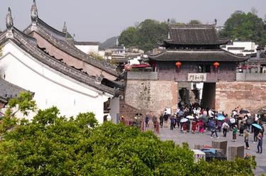 安徽黃山：門(mén)票“免減優(yōu)”助力文旅產(chǎn)業(yè)復蘇