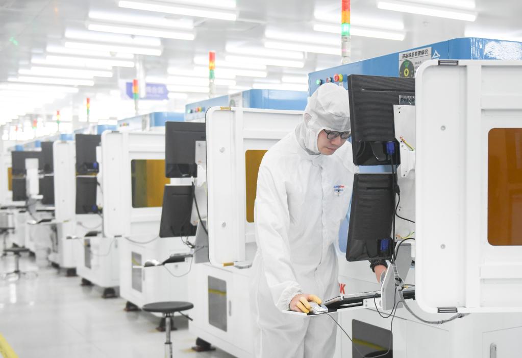 強信心·開(kāi)新局｜靠譜服務(wù)、技術(shù)推銷(xiāo)、標準開(kāi)路——一家光通信企業(yè)的“出海秘籍”