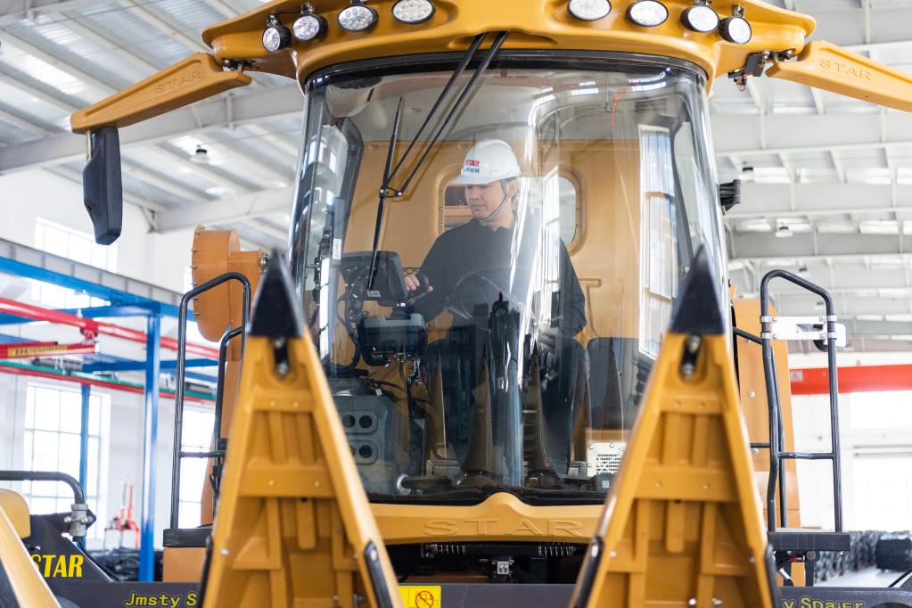 自主創(chuàng )業(yè)“農機小伙”:努力讓我的“星星”在全世界閃爍