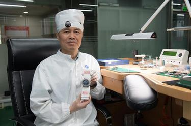 勞動(dòng)者之歌｜鐘表維修技師劉中華：33年，用心與“芯”交流