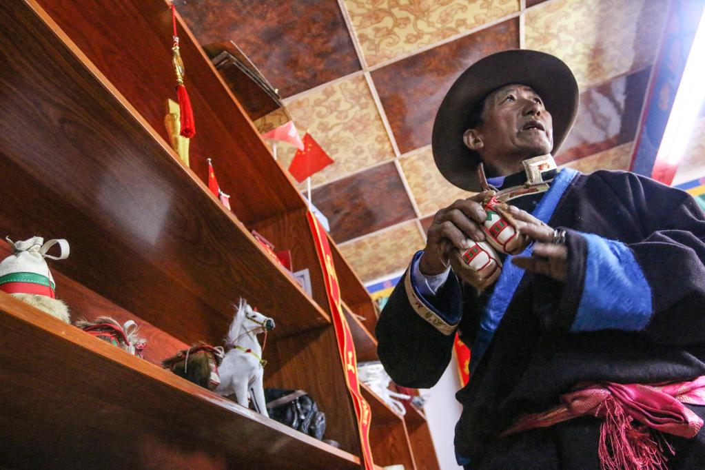 西藏工匠丨索朗群培:馬包傳匠心