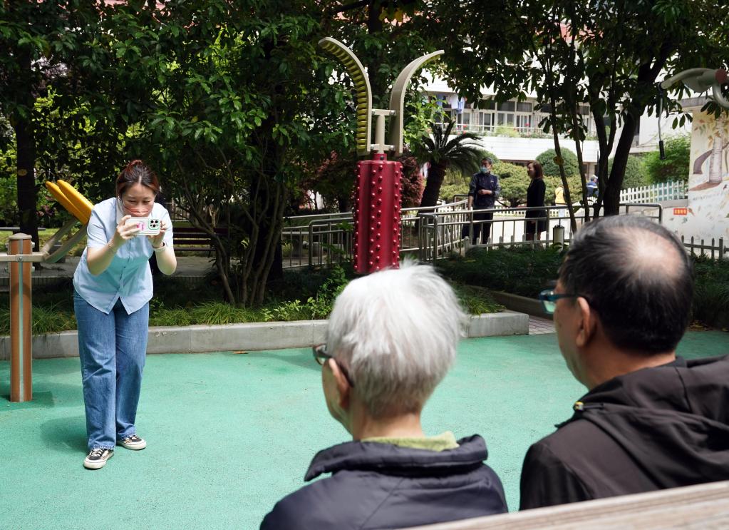 上海:守護“夕陽(yáng)紅”的年輕人