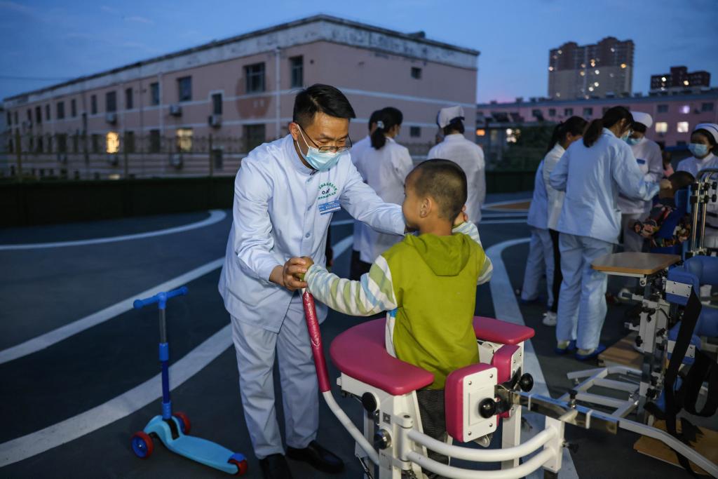 關(guān)愛(ài)殘疾兒童 守護“折翼天使”——走進(jìn)陜西渭南腦病康復醫院