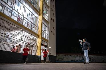 新華全媒+｜出發(fā)！這是張桂梅的第13次送考