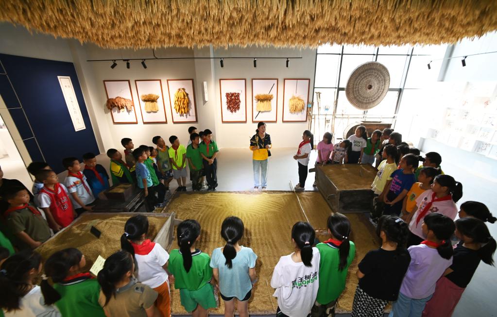 貴州綏陽(yáng):勞動(dòng)勵心智 實(shí)踐獲真知