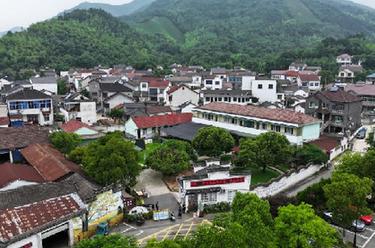 新華全媒+丨“千萬(wàn)工程”二十年 今昔對比看浙北小村變遷