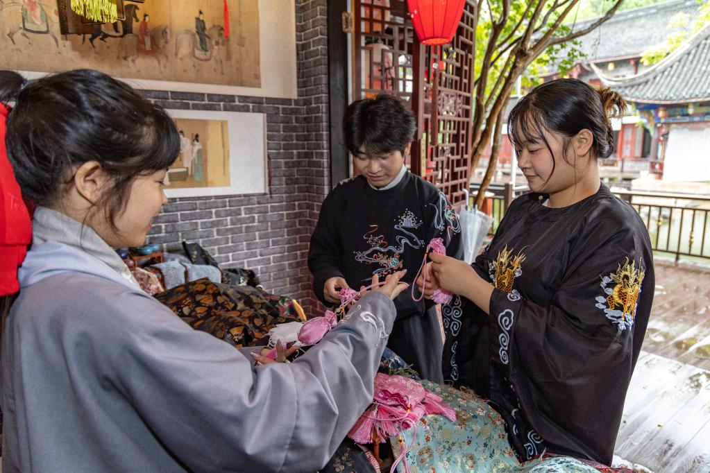 重慶璧山:多彩民俗迎端午