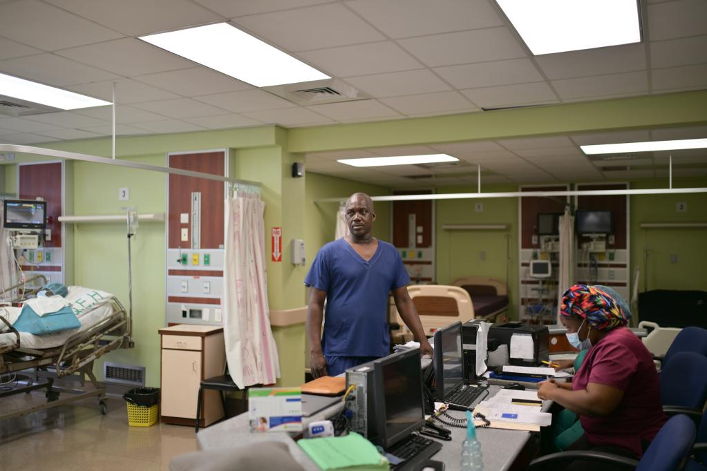 通訊：中國醫療隊總是奮斗在一線(xiàn)——記中國援巴巴多斯醫療隊