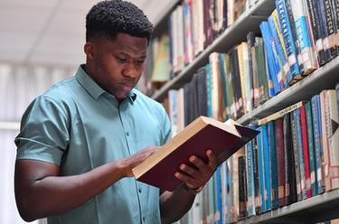 非洲青年何?。何以谥袊鴮W(xué)機械