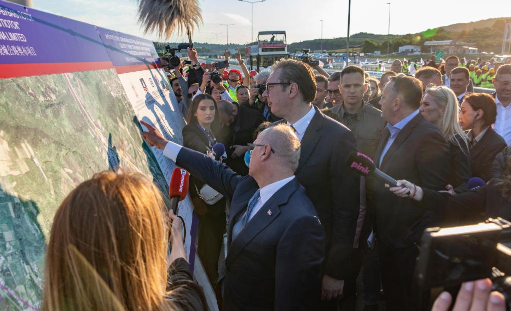 中企承建塞爾維亞首都繞城高速路段通車(chē)