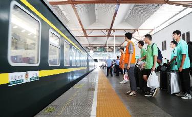 江蘇蘇州：綠色通道助力“內高班”學(xué)生暑期返疆