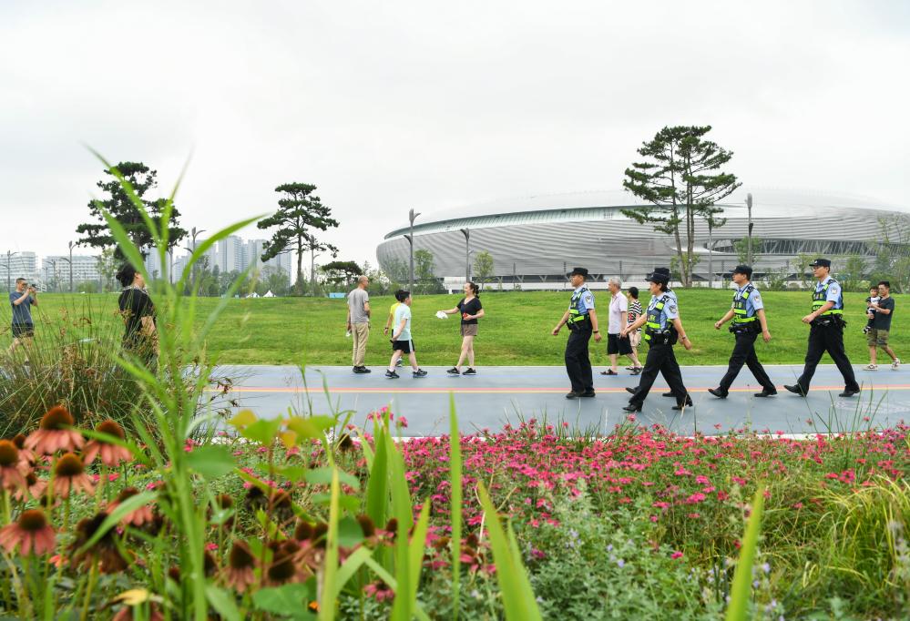 新華全媒+丨守護成都大運會(huì )主場(chǎng)館的“鐵娘子”