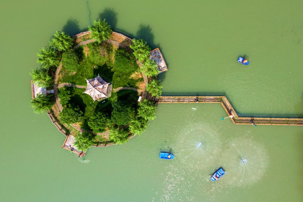 視·覺(jué)丨浙江長(cháng)興：巡河護水美生態(tài)