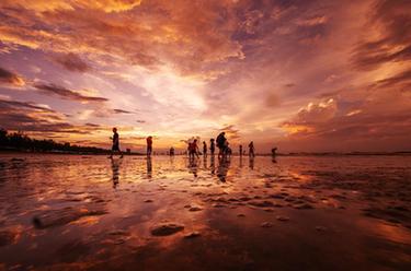國道之行 從雪山奔向大海丨朝陽(yáng)與彩虹共舞