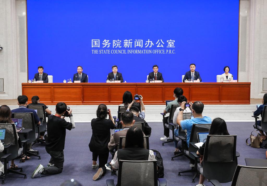 國新辦舉行持續深化改革開(kāi)放、切實(shí)優(yōu)化營(yíng)商環(huán)境國務(wù)院政策例行吹風(fēng)會(huì )