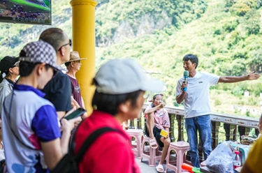 “我在世界最高橋下開(kāi)農家樂(lè )！”