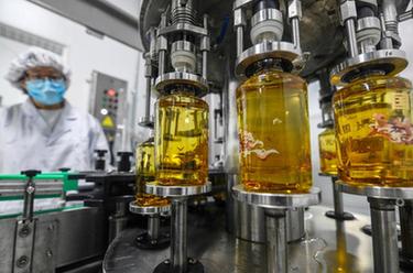 河北承德：發(fā)展蘋(píng)果深加工產(chǎn)業(yè) 促進(jìn)鄉村振興