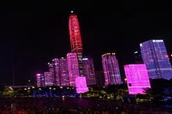 深圳點(diǎn)亮地標建筑慶祝特區成立43周年