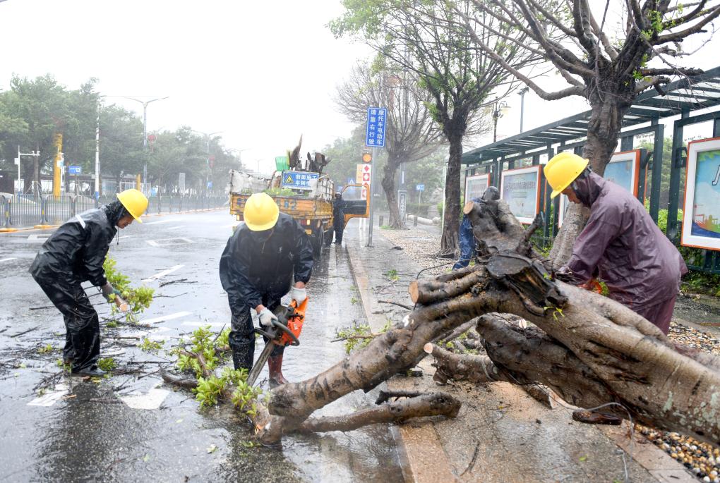 廣東啟動(dòng)最高級別應急響應防御臺風(fēng)“蘇拉”