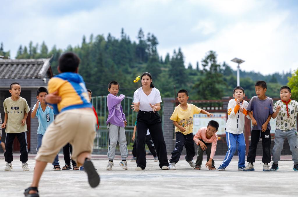 湖南通道：“定向師范生”點(diǎn)亮鄉村講臺