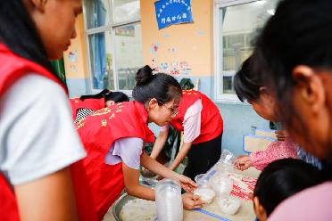 廣西北海：暴雨過(guò)后救災忙