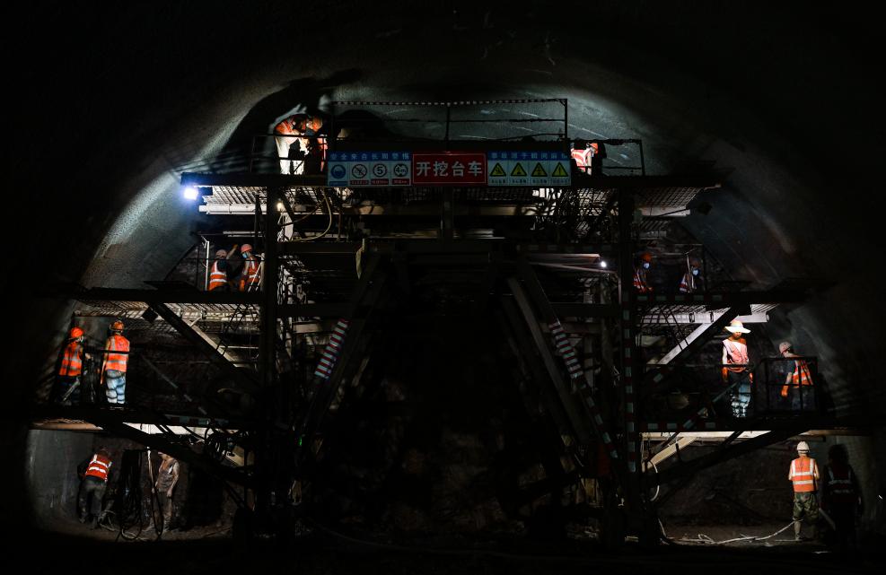 渝湘高鐵重慶至黔江段建設加速推進(jìn)