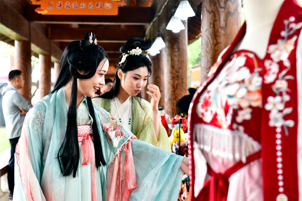 “山東手造”薈萃第九屆尼山世界文明論壇