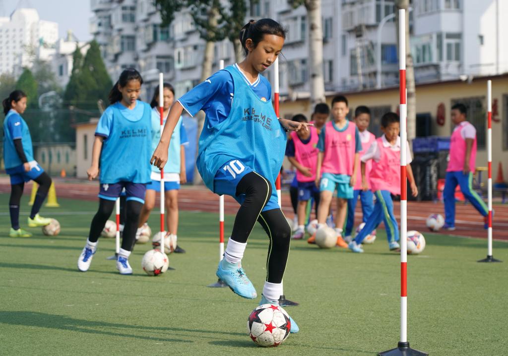 河北秦皇島：“花式”大課間 歡樂(lè )滿(mǎn)校園