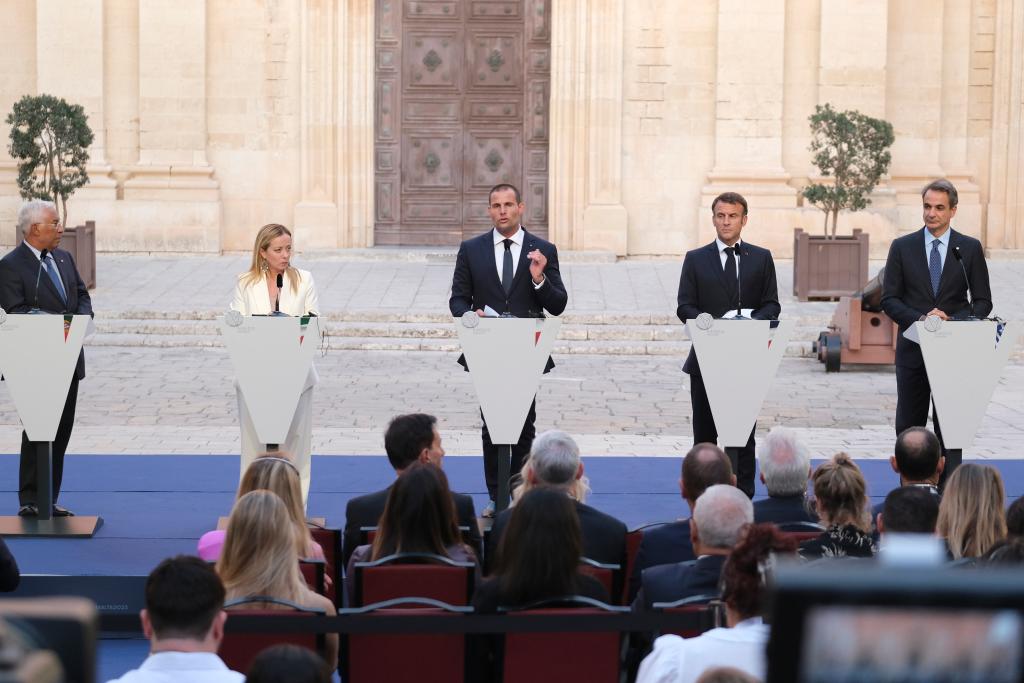 歐盟9國領(lǐng)導人呼吁加強合作解決非法移民問(wèn)題