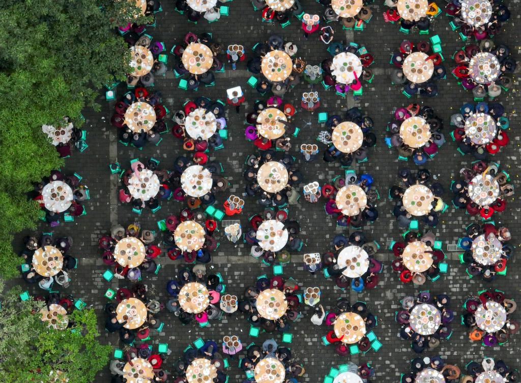 重陽(yáng)前夕百家聚 歡慶節日品幸福