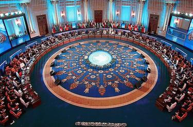 巴勒斯坦問(wèn)題峰會(huì )在埃及舉行 各方呼吁巴以?；鹬箲? /></a></p>
<p class=