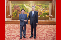 趙樂(lè )際會(huì )見(jiàn)越南共產(chǎn)黨代表團