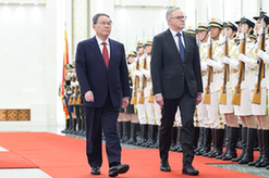 李強同澳大利亞總理阿爾巴尼斯會(huì )談