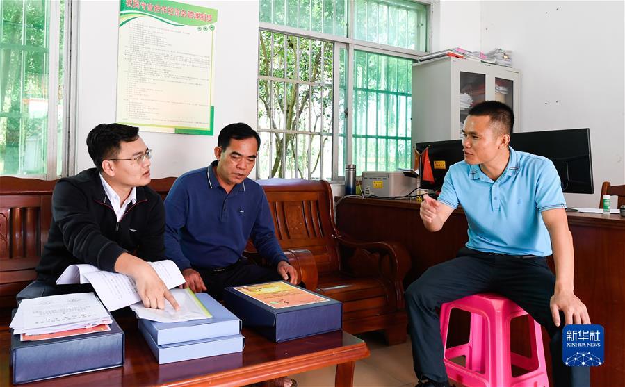 (新華全媒頭條·圖文互動(dòng))(3)堅定執著(zhù)打好黨風(fēng)廉政建設和反腐敗斗爭攻堅戰持久戰——從十九屆中央紀委六次全會(huì )看全面從嚴治黨向縱深推進(jìn)