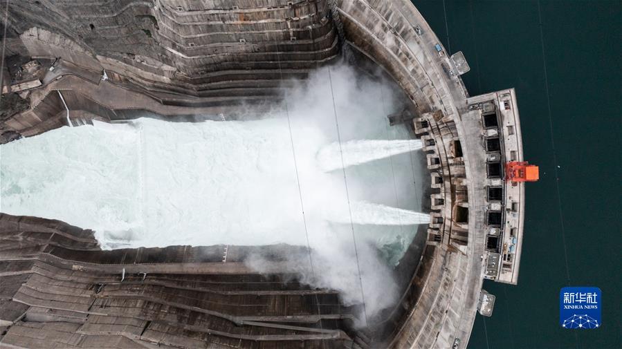 （圖文互動(dòng)）（14）“中國經(jīng)濟發(fā)展前景一定會(huì )更加光明”——習近平總書(shū)記引領(lǐng)統籌推進(jìn)高質(zhì)量發(fā)展和高水平安全述評