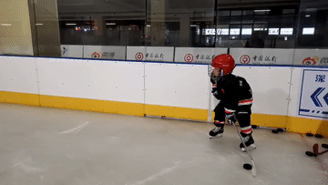 來(lái)自南方的冰球小將，在冰面上尋找快樂(lè )與夢(mèng)想