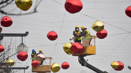 ?；⒂未?年味漸濃——西安部分區域解封首日見(jiàn)聞