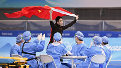 鐘華論：中國攜手世界 向著(zhù)春天出發(fā)