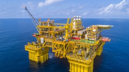 我們的新時(shí)代丨開(kāi)發(fā)藍海的巨人：探訪(fǎng)“深海一號”能源站