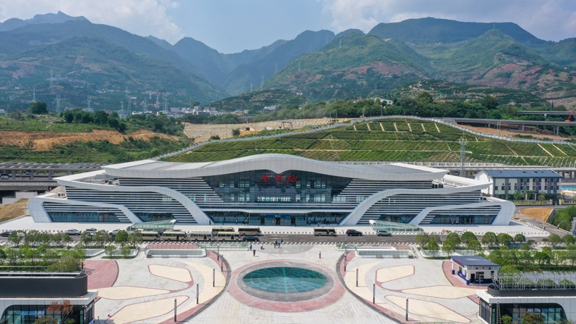 千里鄭渝一“線(xiàn)”牽——鄭渝高鐵為中西部發(fā)展“加速”