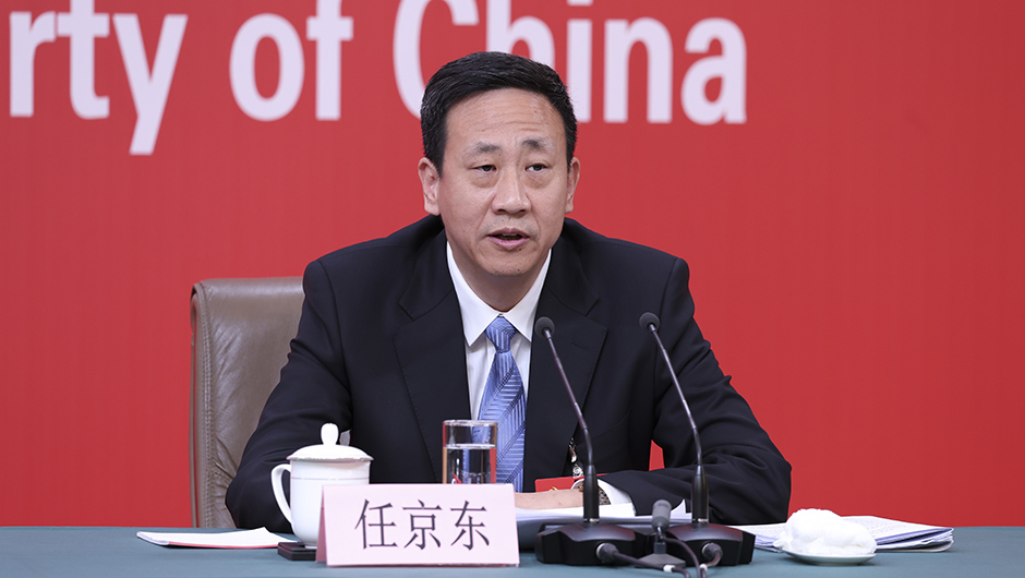 任京東在記者招待會(huì )上