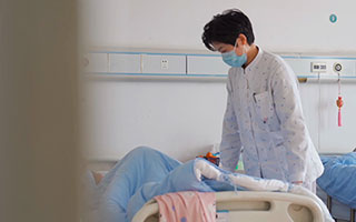 做人民的代表，為人民辦實(shí)事