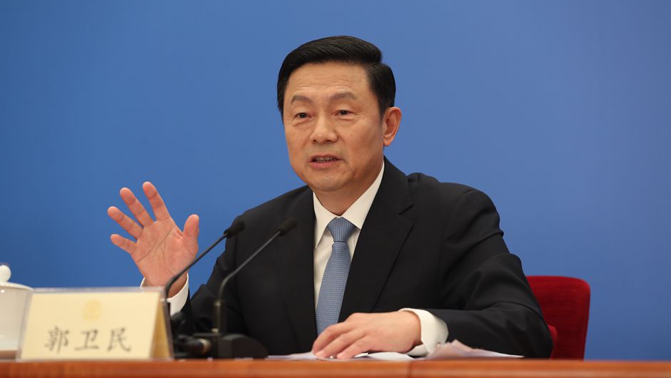 大會(huì )新聞發(fā)言人郭衛民回答記者提問(wèn)