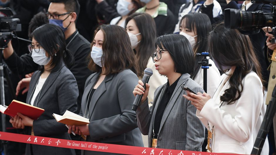 新華社新華網(wǎng)記者在現場(chǎng)提問(wèn)