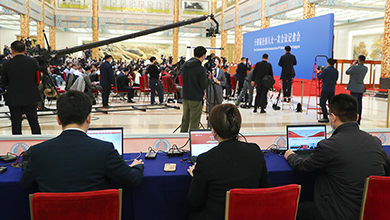 新華網(wǎng)進(jìn)行現場(chǎng)圖文直播